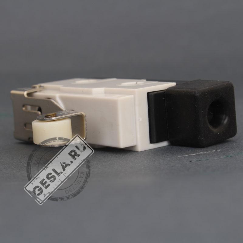 Микровыключатель D4MC-2020 фото 6